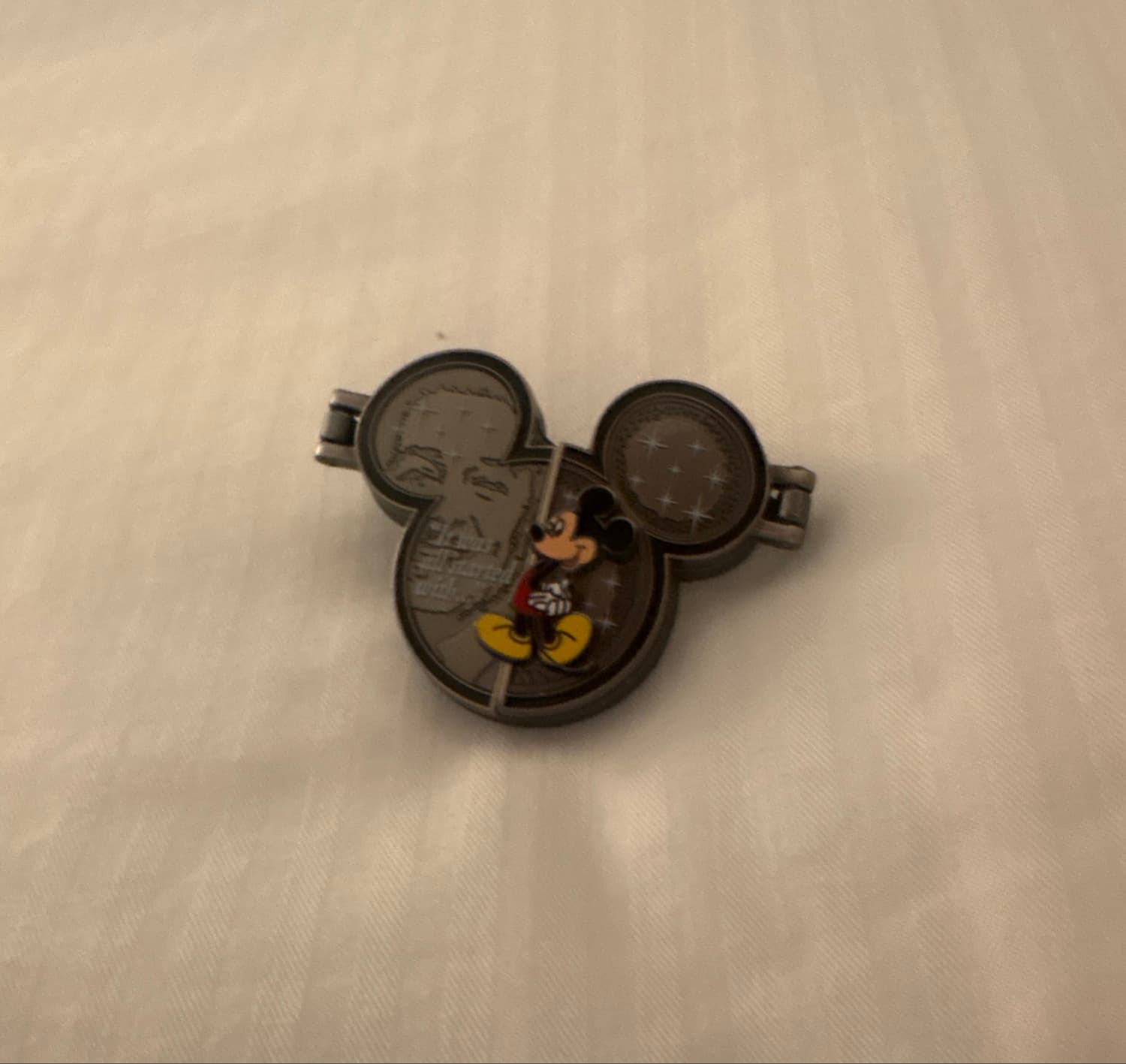 Walt Disney & Mickey Mouse "It All Started With A Mouse" Deluxe Hinged Pin