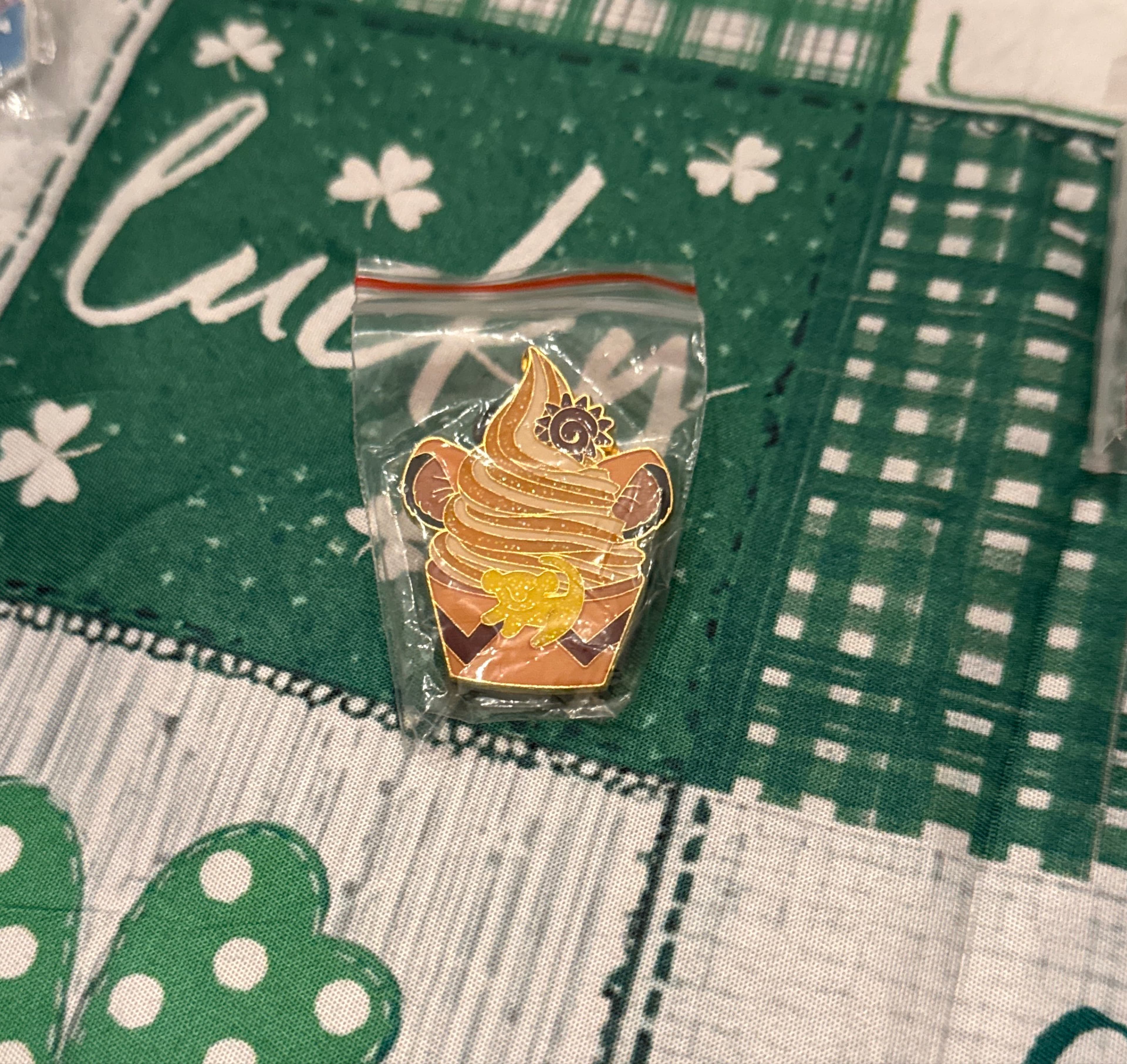 Loungefly - Simba - Scented Character Cupcake - Mystery - Free D - Lion King