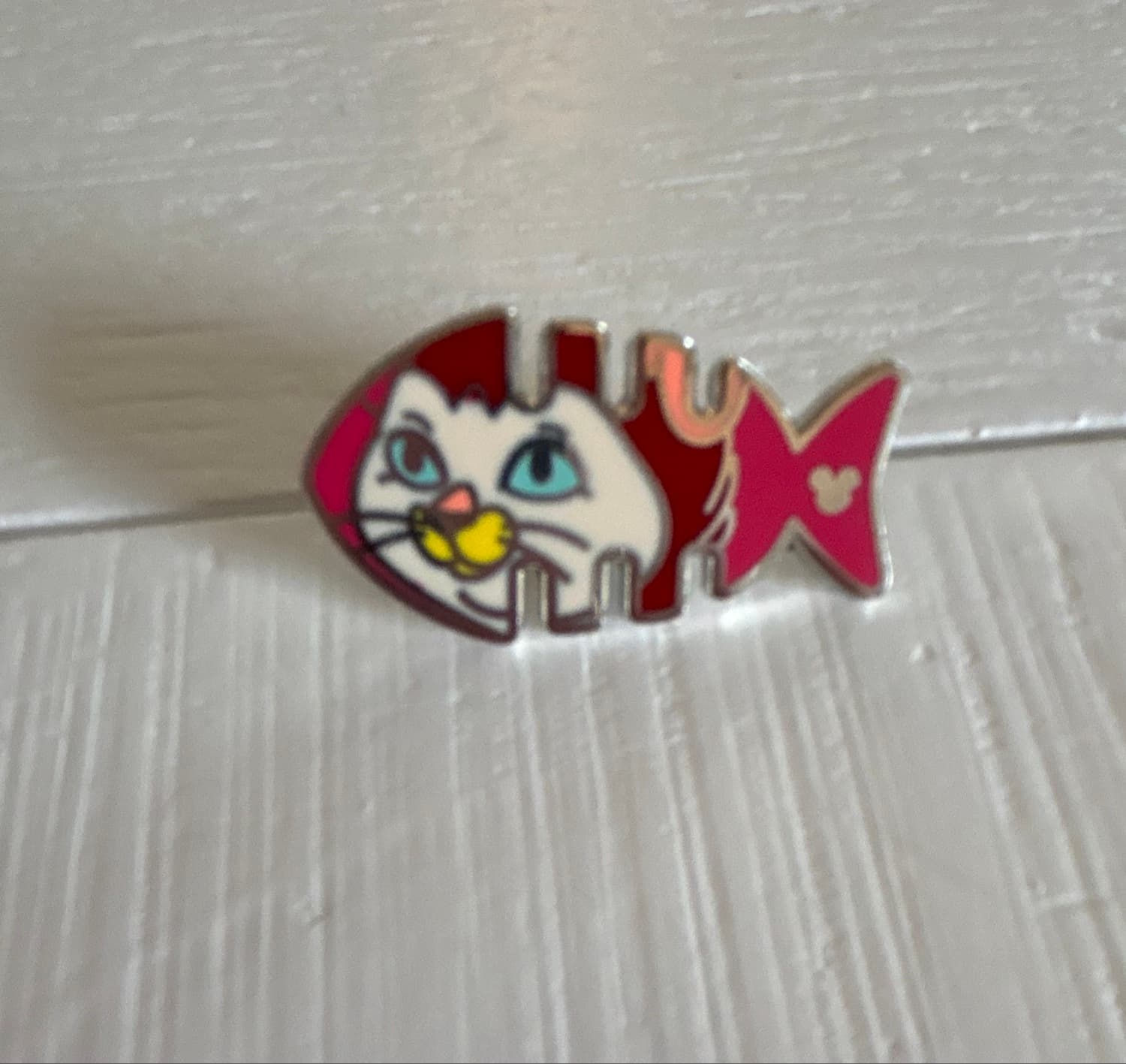 HKDL - Hidden Mickey - Fishbone Cats - 2018 - Dinah
