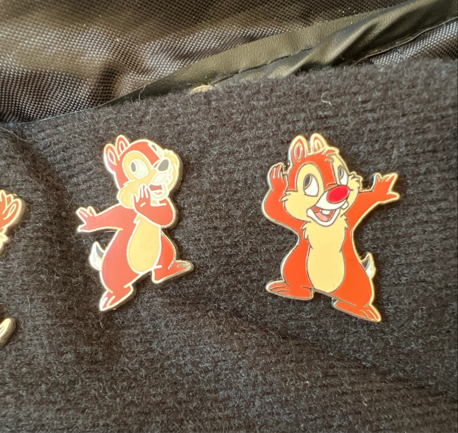 Chip & Dale Sharing a Secret (2 Pin Set)