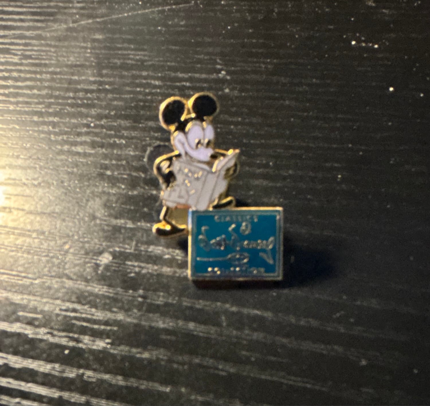 Walt Disney Classics Collection - Classic Mickey (Full Set of 5 Pins)