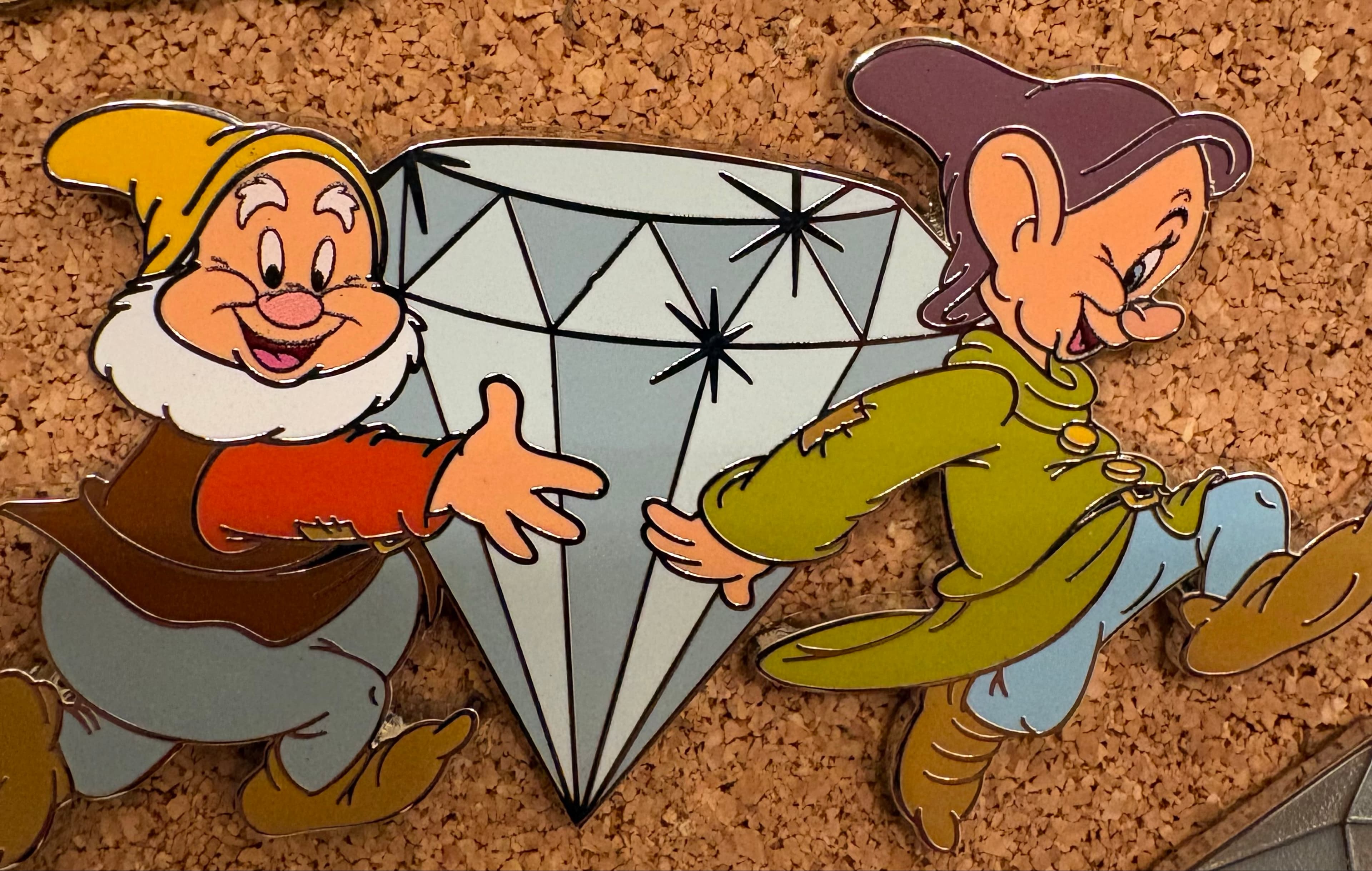 Snow White & Seven Dwarfs Dopey & Happy Diamond Jumbo Pin