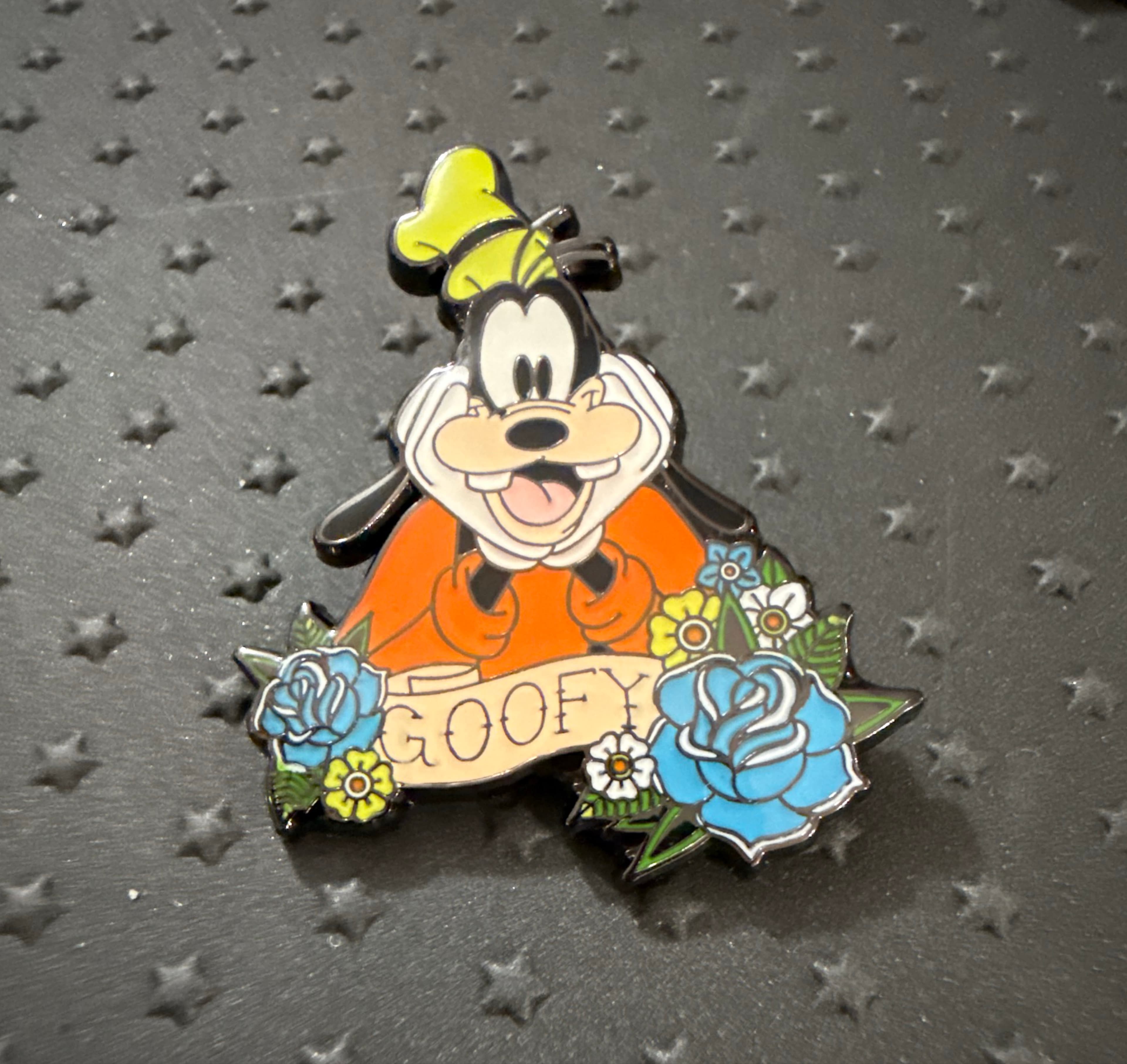 Loungefly - Goofy - Mickey Mouse & Friends - Tattoo Art - Mystery Pin