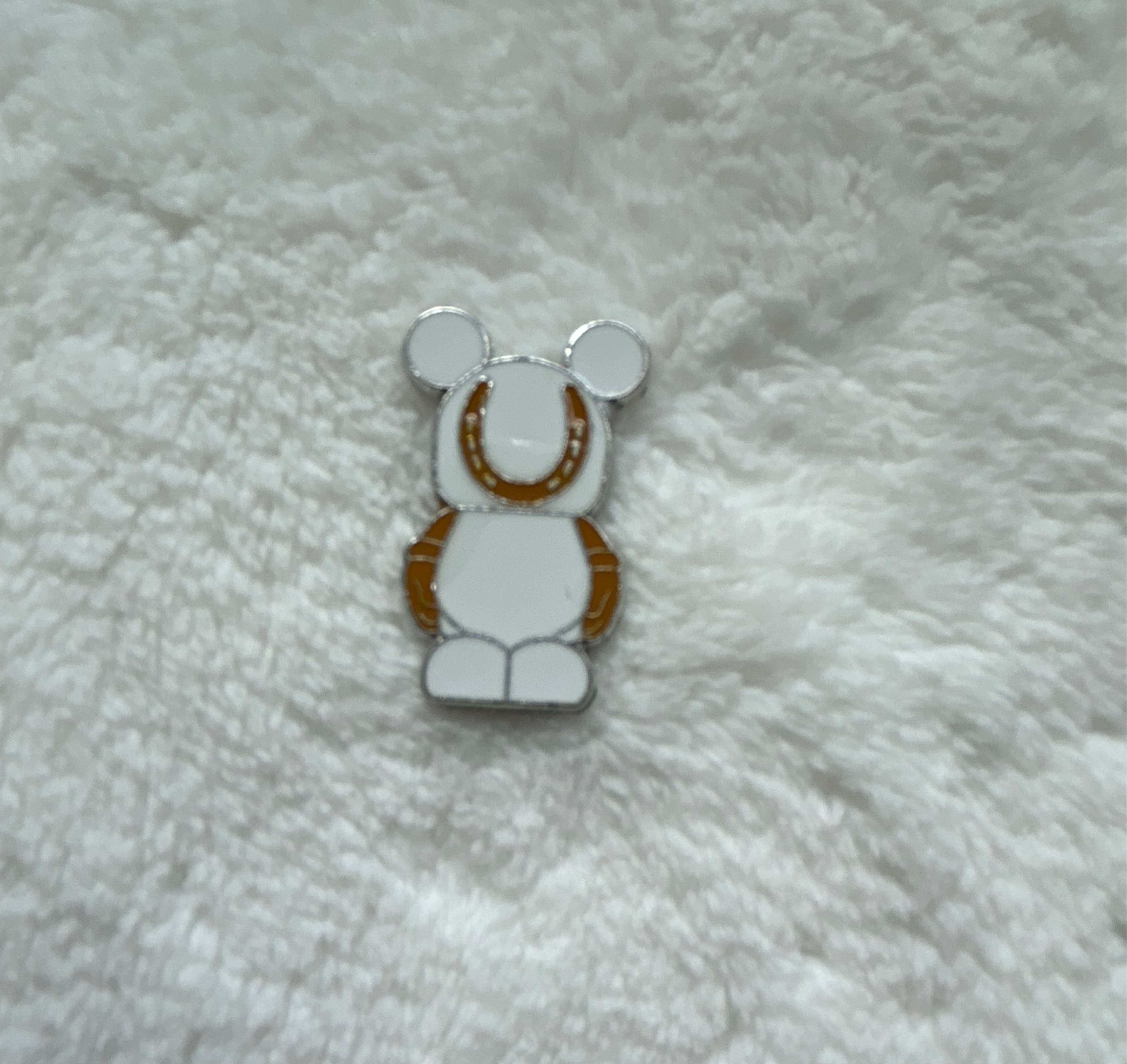 Good Luck Bear Vinylmation Jr. - Horseshoe front