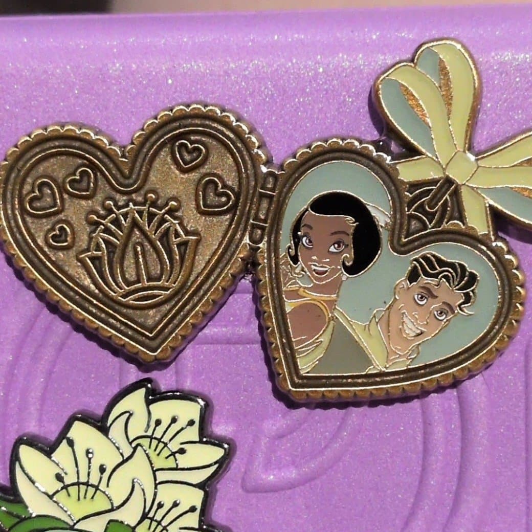 Loungefly Disney Princess Heart Couple Locket Pin - Tiana and Naveen
