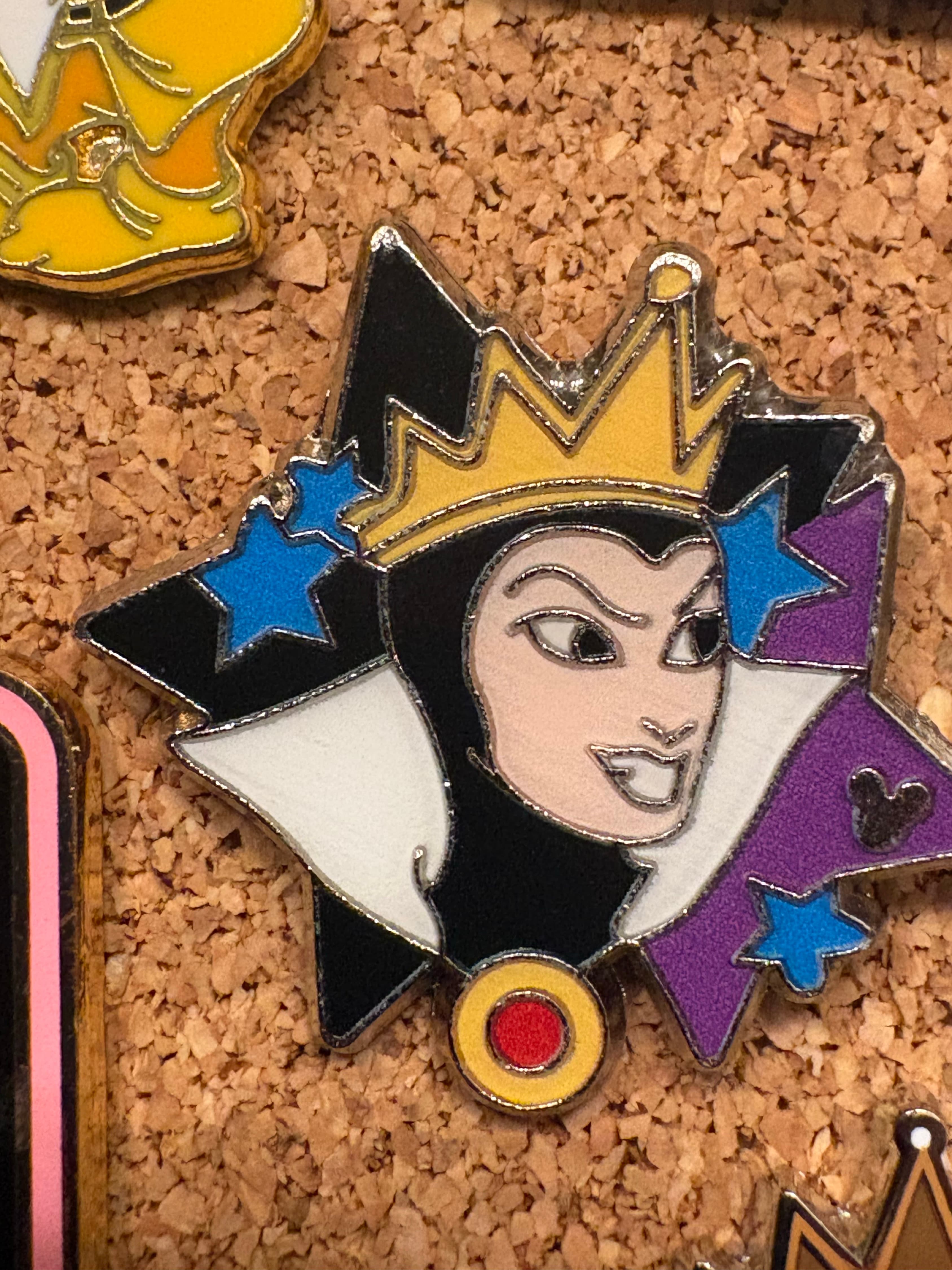 Evil Queen - 2012 Hidden Mickey - Star Characters front