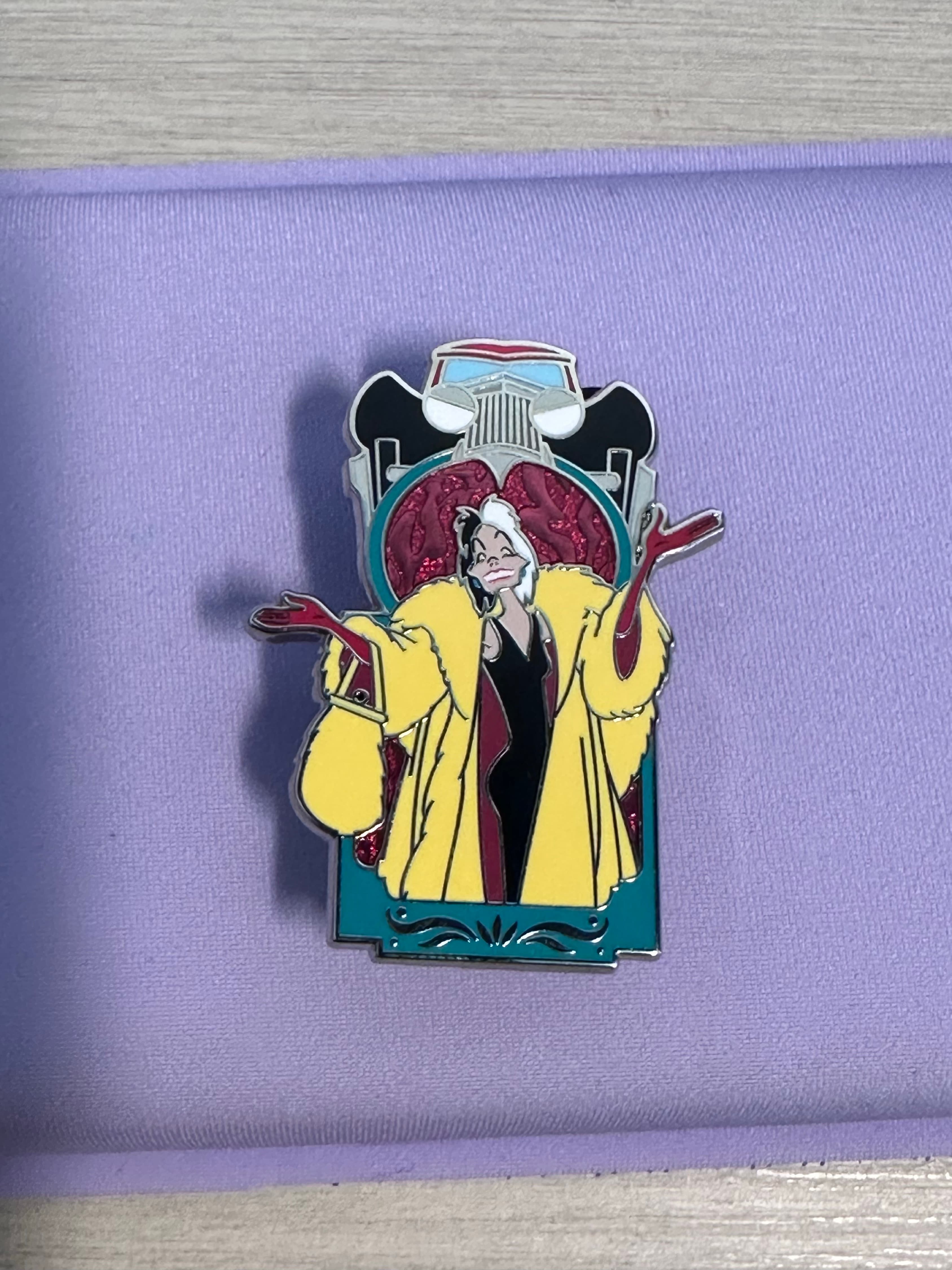 Cruella De Vil - Disney Villains Framed Portrait Mystery Collection front