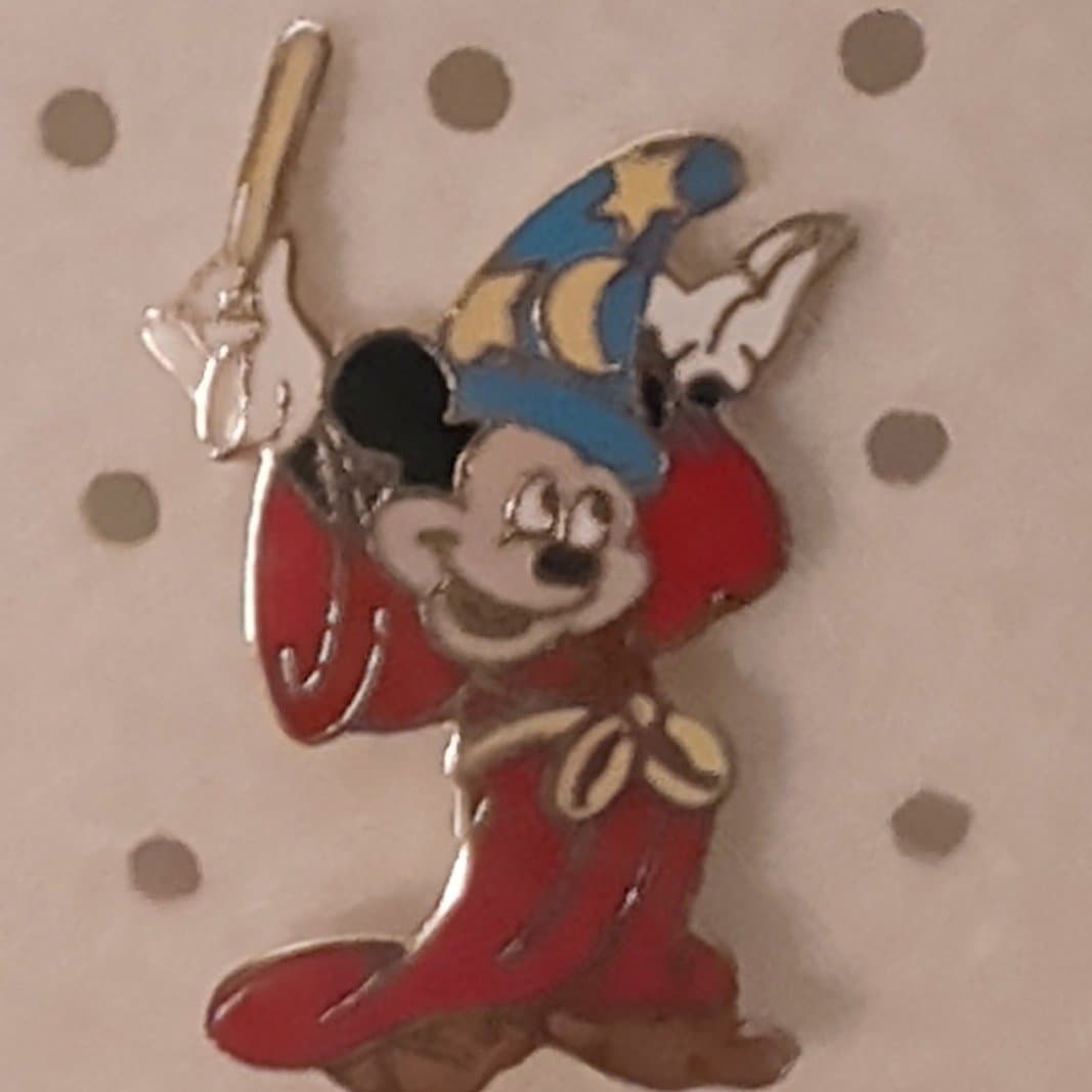 Sorcerer Mickey Mouse - Wand held high