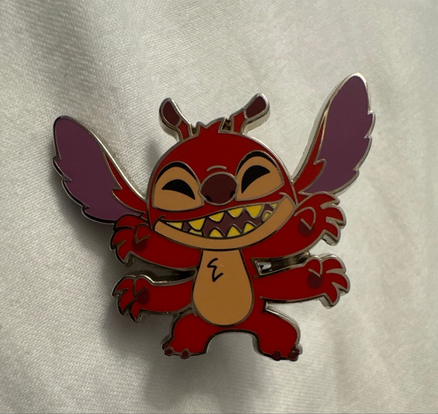 Leroy Pin - Stitch and Friends Pin Trading Starter Set