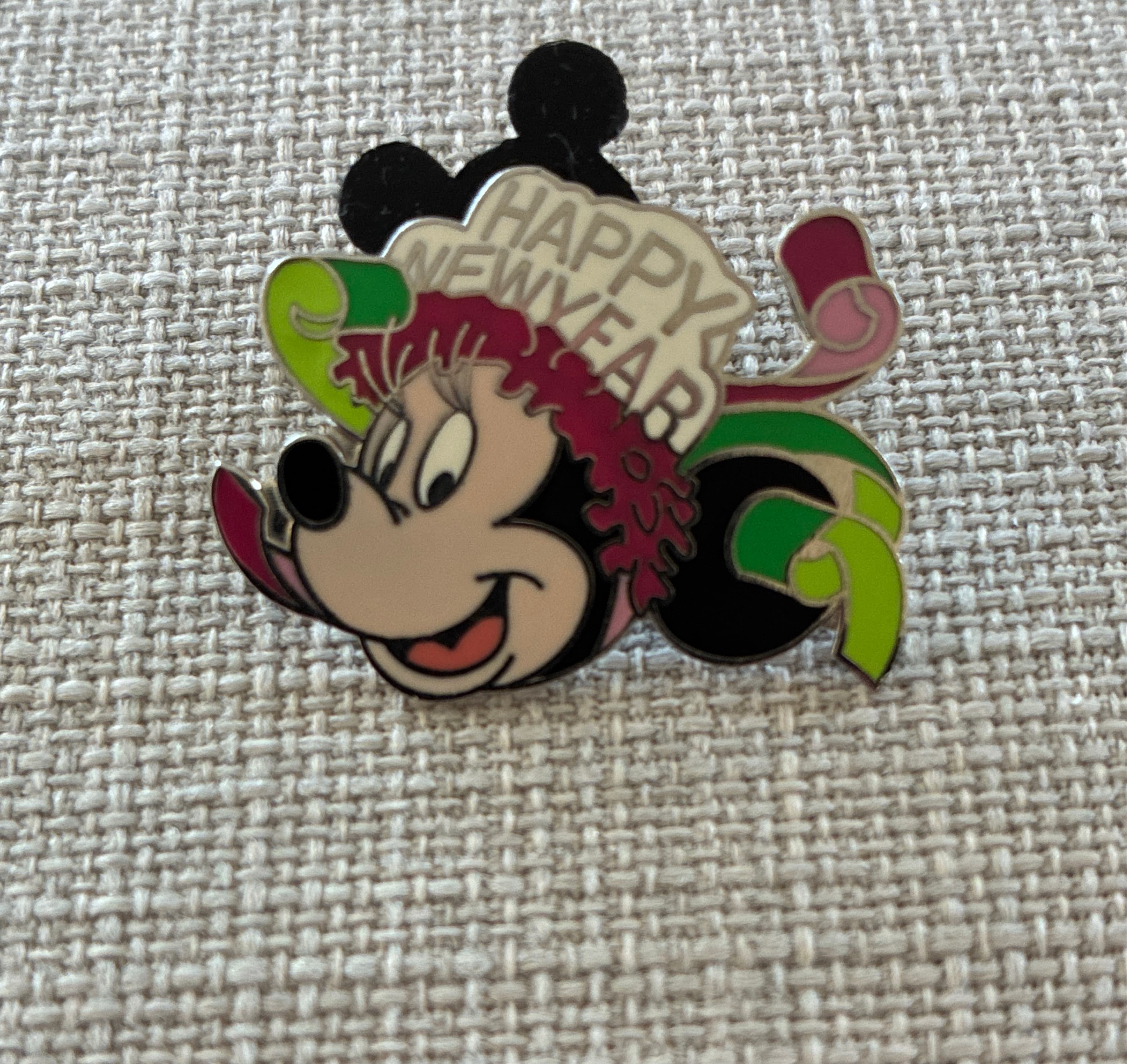 Minnie Mouse Happy New Year 2000 Pin