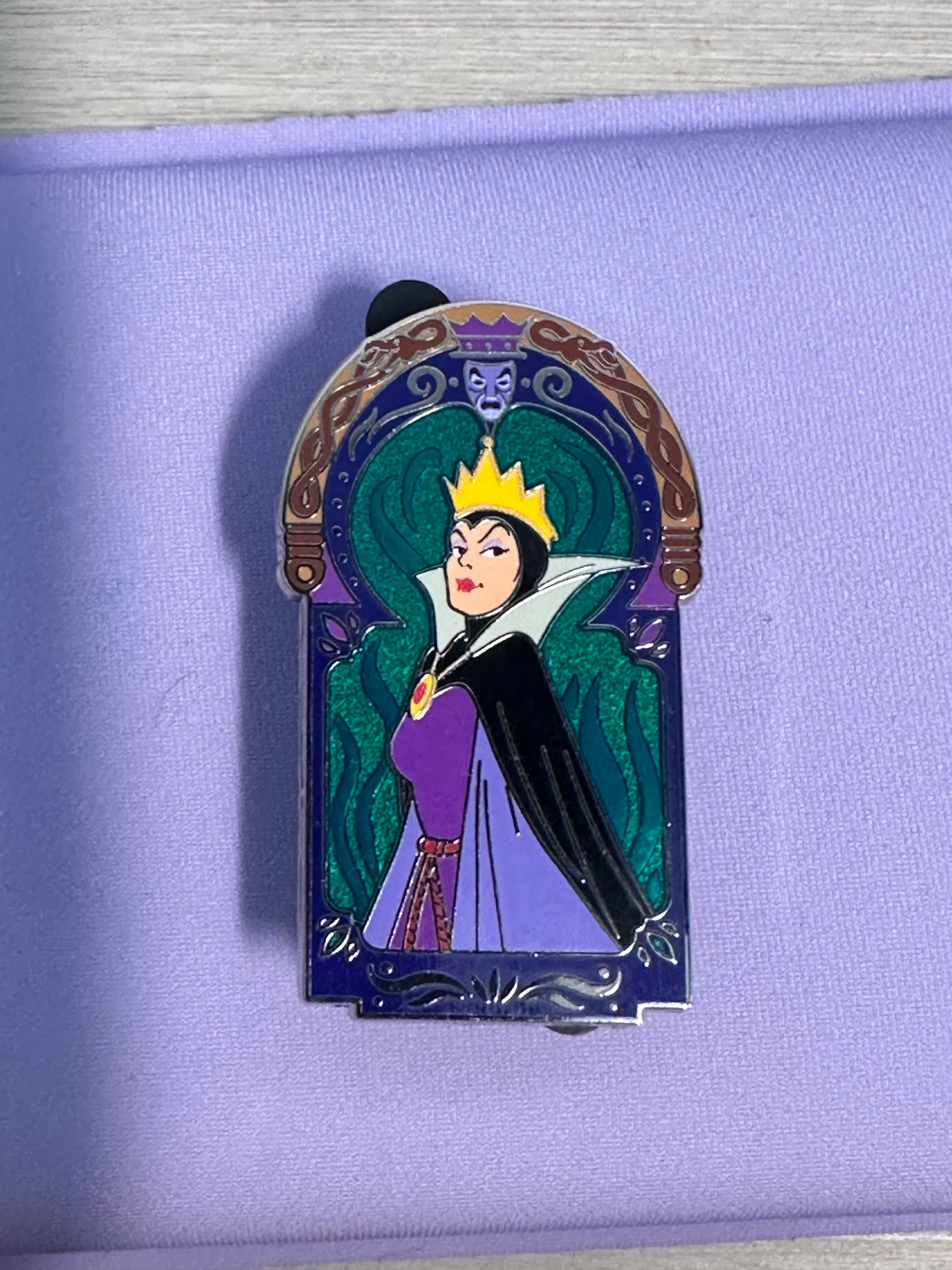 Evil Queen - Portrait Villain Mystery