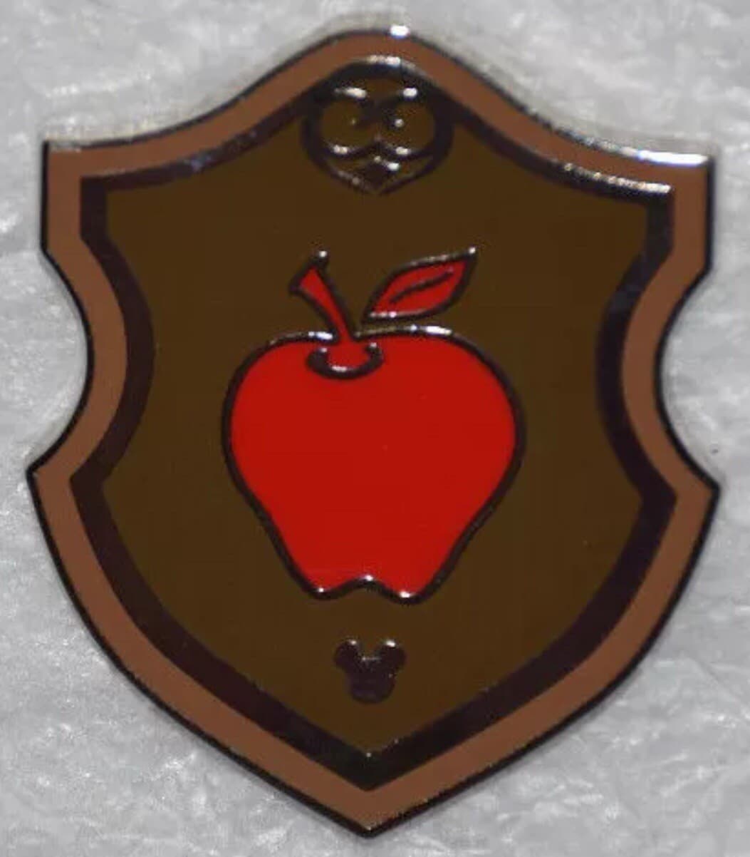 Hidden Mickey 2018 WDW - Crests - Snow White front