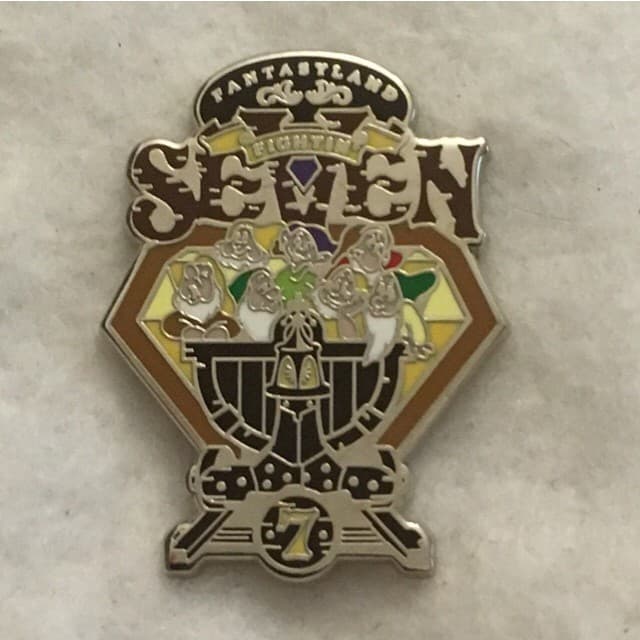 WDW Disney Mascots Mystery Set - Seven Dwarfs Mine Train