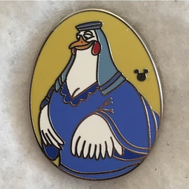 Hidden Mickey 2014 WDW - Birds - Lady Kluck