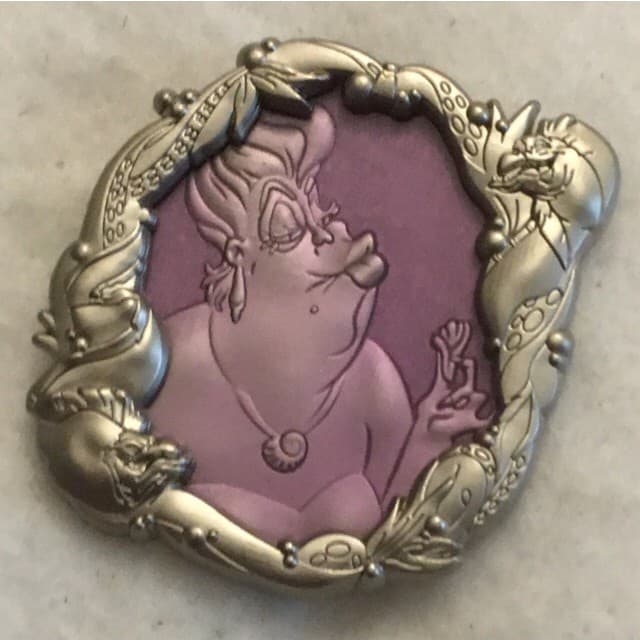 Love Is Vain Set - Ursula