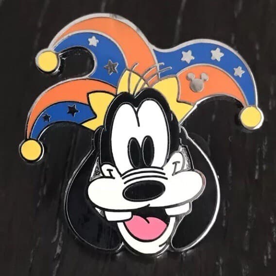 Hidden Mickey 2015 DLR - Mardi Gras - Goofy Completer