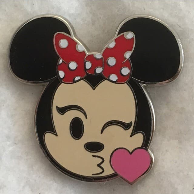 Emoji Blitz Booster Set - Minnie - Kiss front