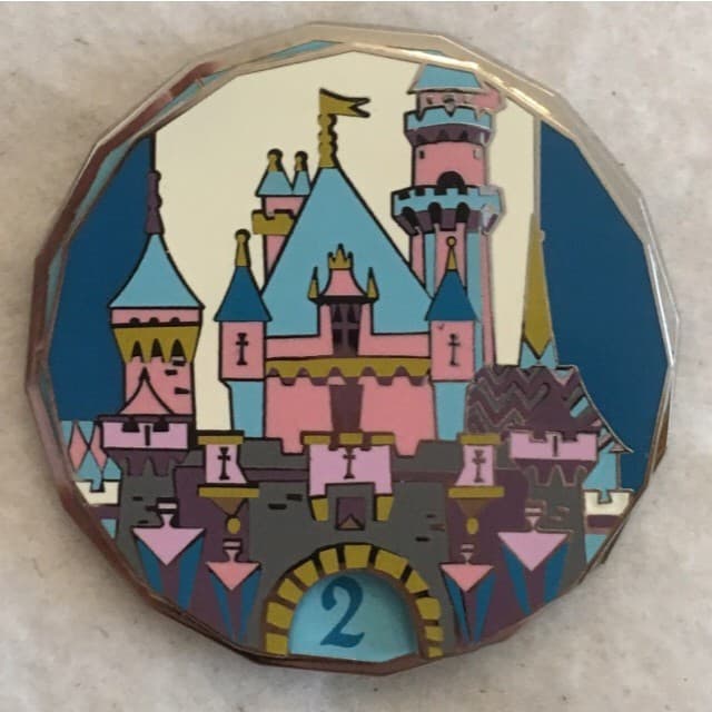 DLR 60 - Diamond Celebration - Pin Trading Board Game - Castle Jumbo Spinner front