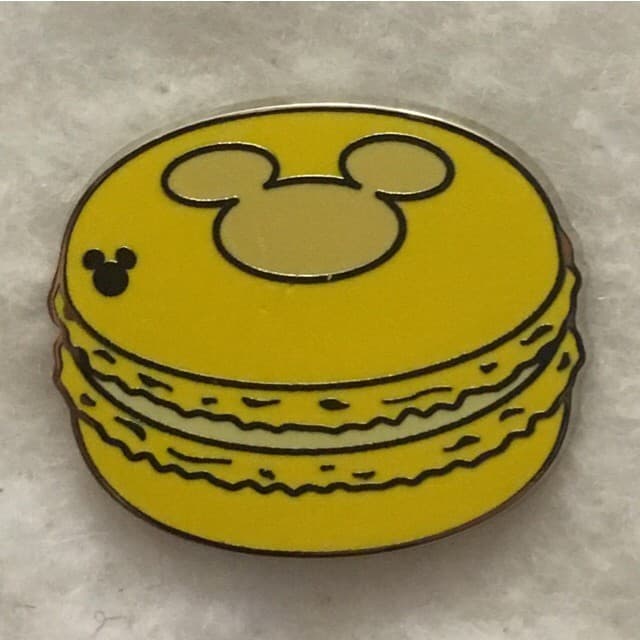 Hidden Mickey 2015 WDW - Macaron - Yellow