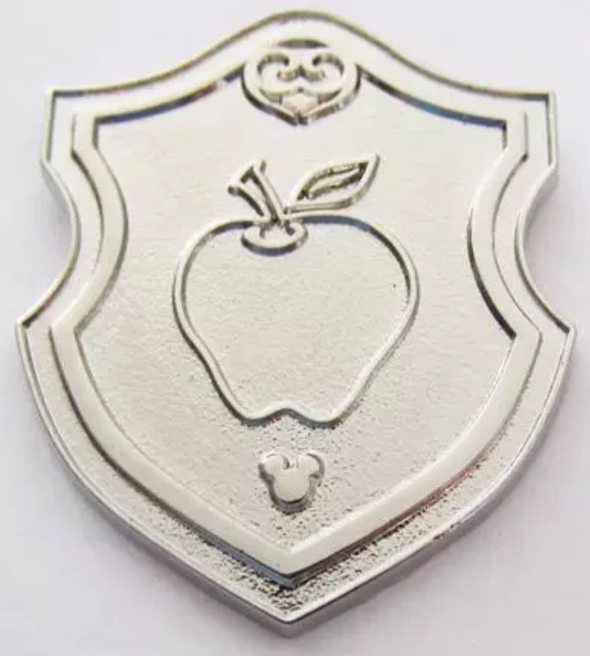 Hidden Mickey 2018 WDW - Crests - Snow White Chaser front